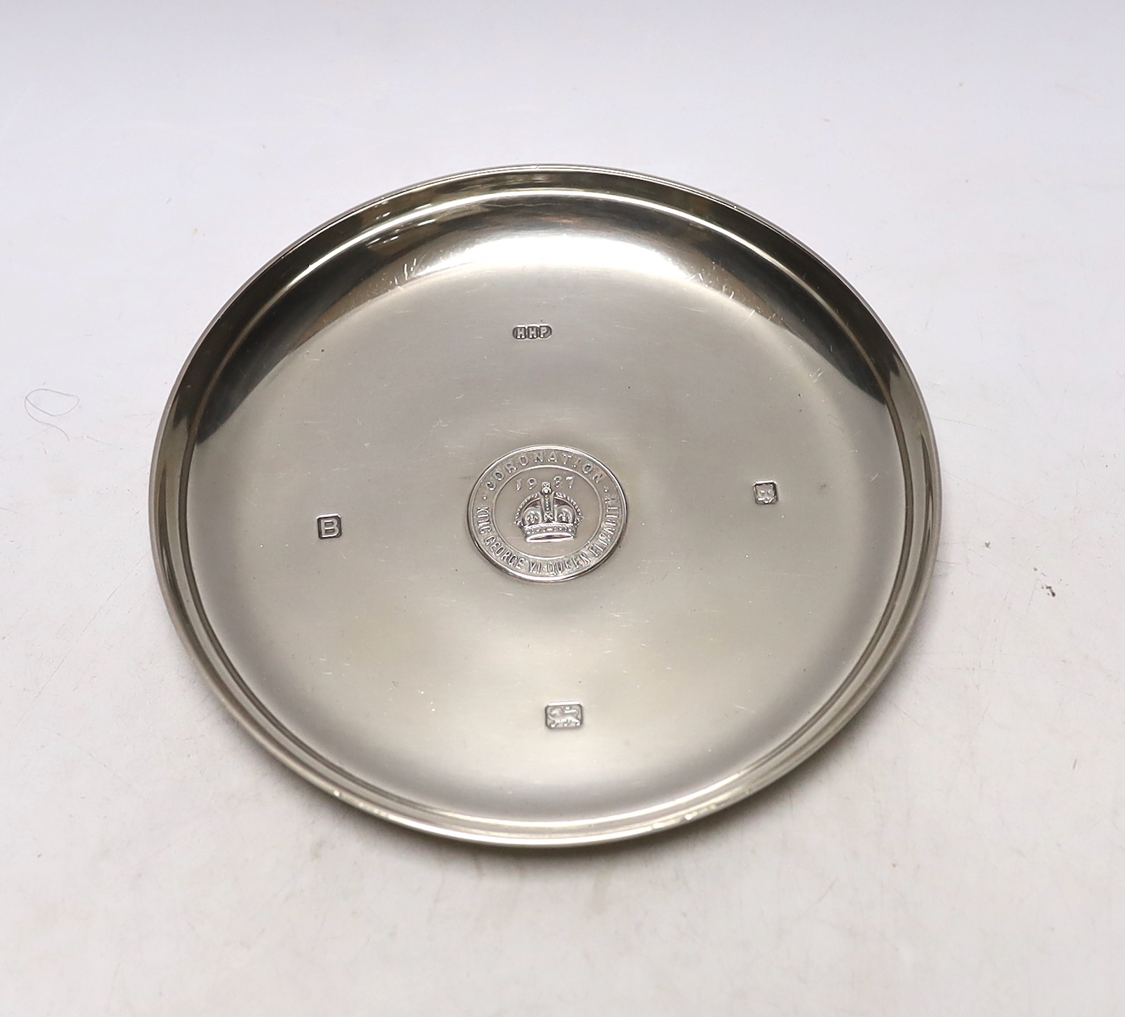 A silver 1937 King George VI & Queen Elizabeth Coronation dish, H.H. Plante, London, 1937, 15.4cm, 10.8oz